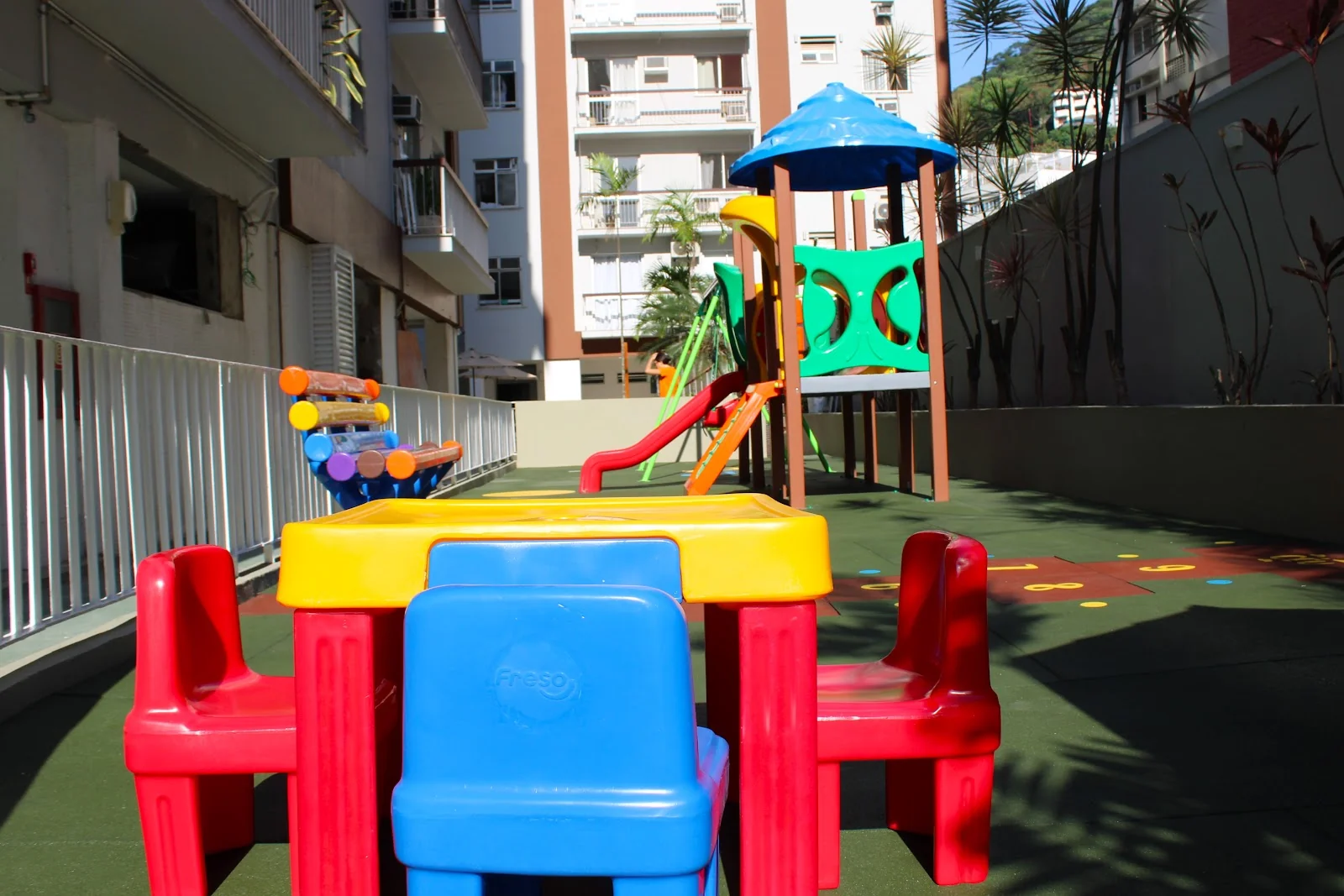 Playground instalado pela SKOPPOS